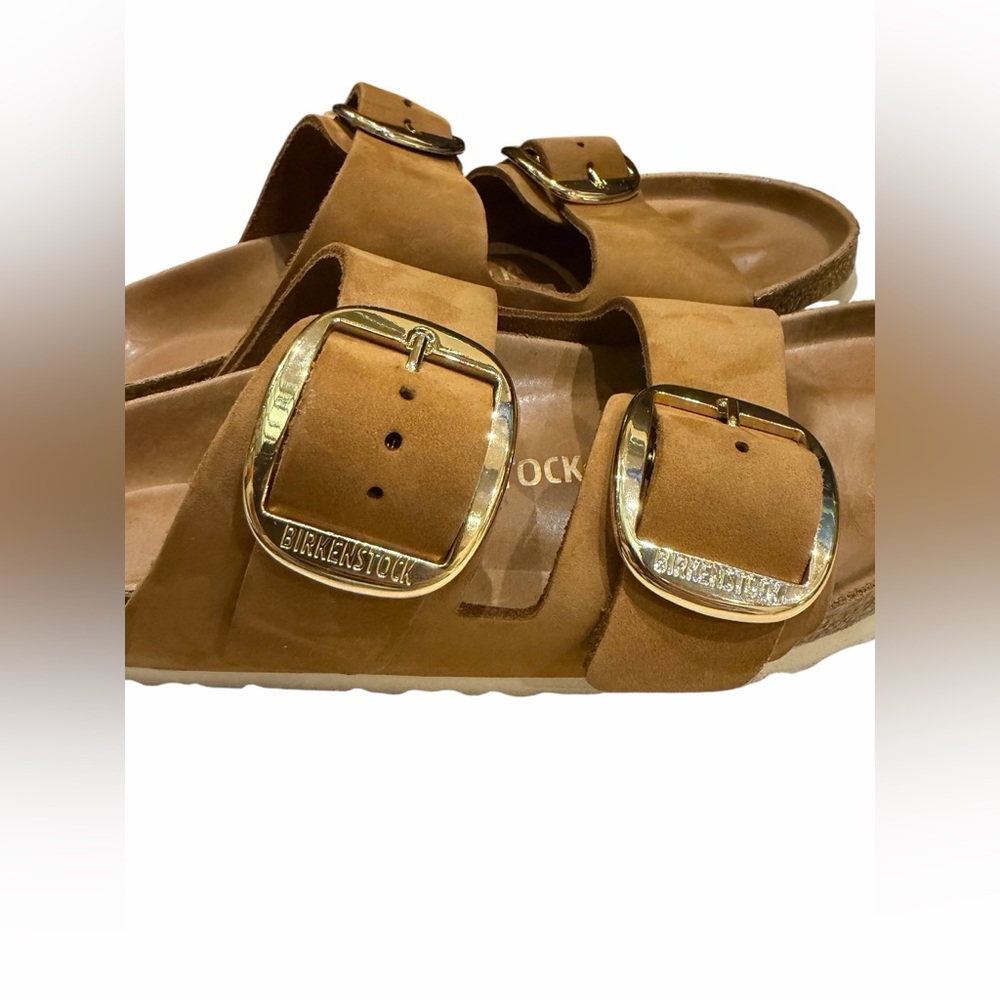 Birkenstock Soft Tan Sandals with‎ Gold Buckles - Picture 6 of 8